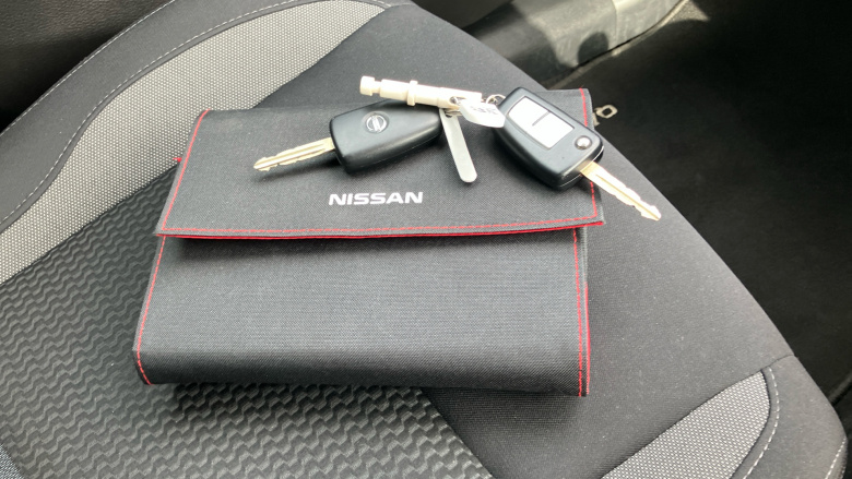 Nissan Qashqai 1.3 DiG-T Acenta Premium 5dr Petrol Hatchback